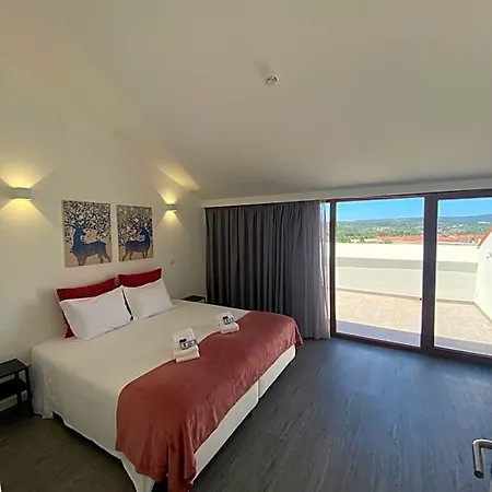 Oh Lousa Hotel Serpins